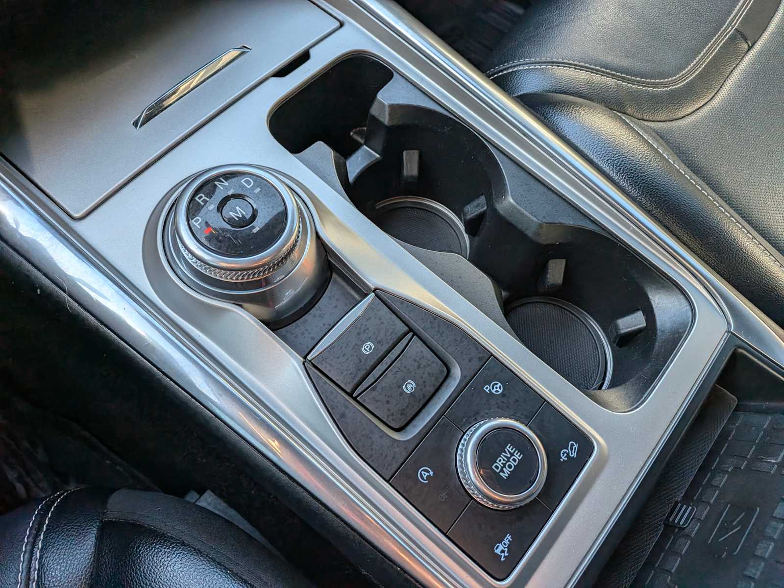 Thumbnail: 2020 Ford Explorer - 31