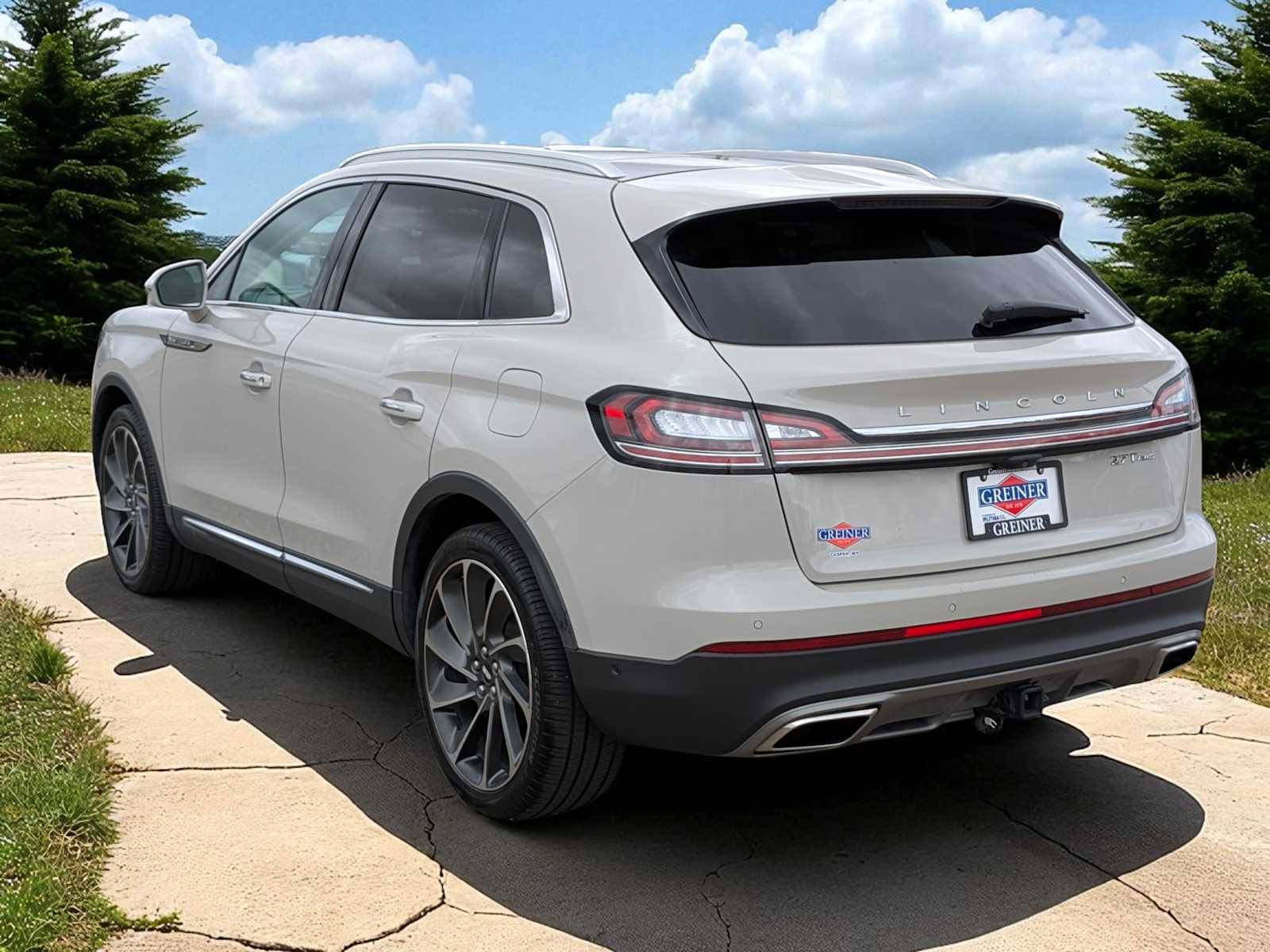 Thumbnail: 2019 Lincoln Nautilus - 4