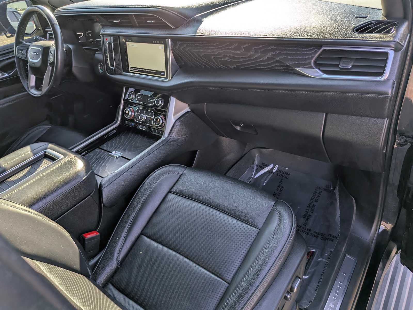 Thumbnail: 2022 GMC Yukon XL - 25