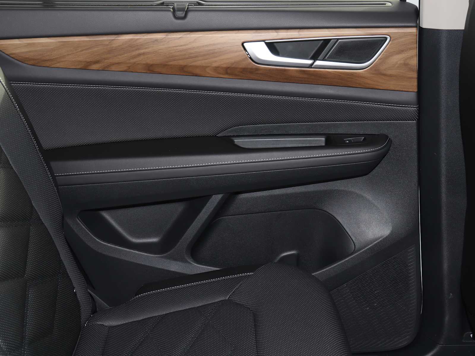 Thumbnail: 2025 Volkswagen Atlas - 27