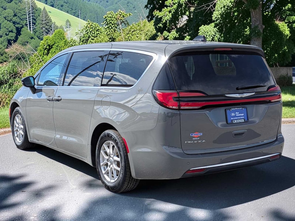 Certified 2025 Chrysler Pacifica Select Van Passenger Van