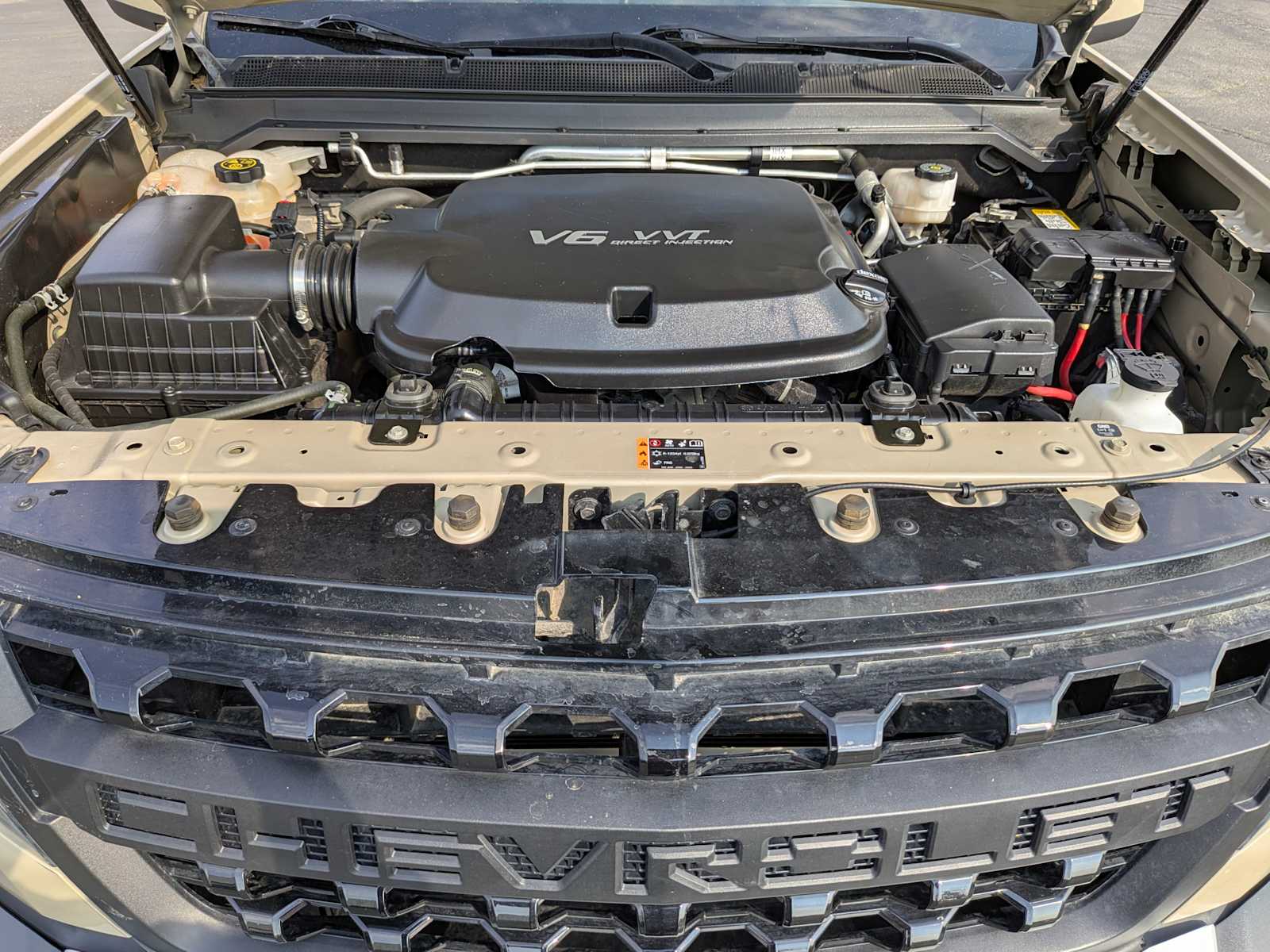 Thumbnail: 2022 Chevrolet Colorado - 18