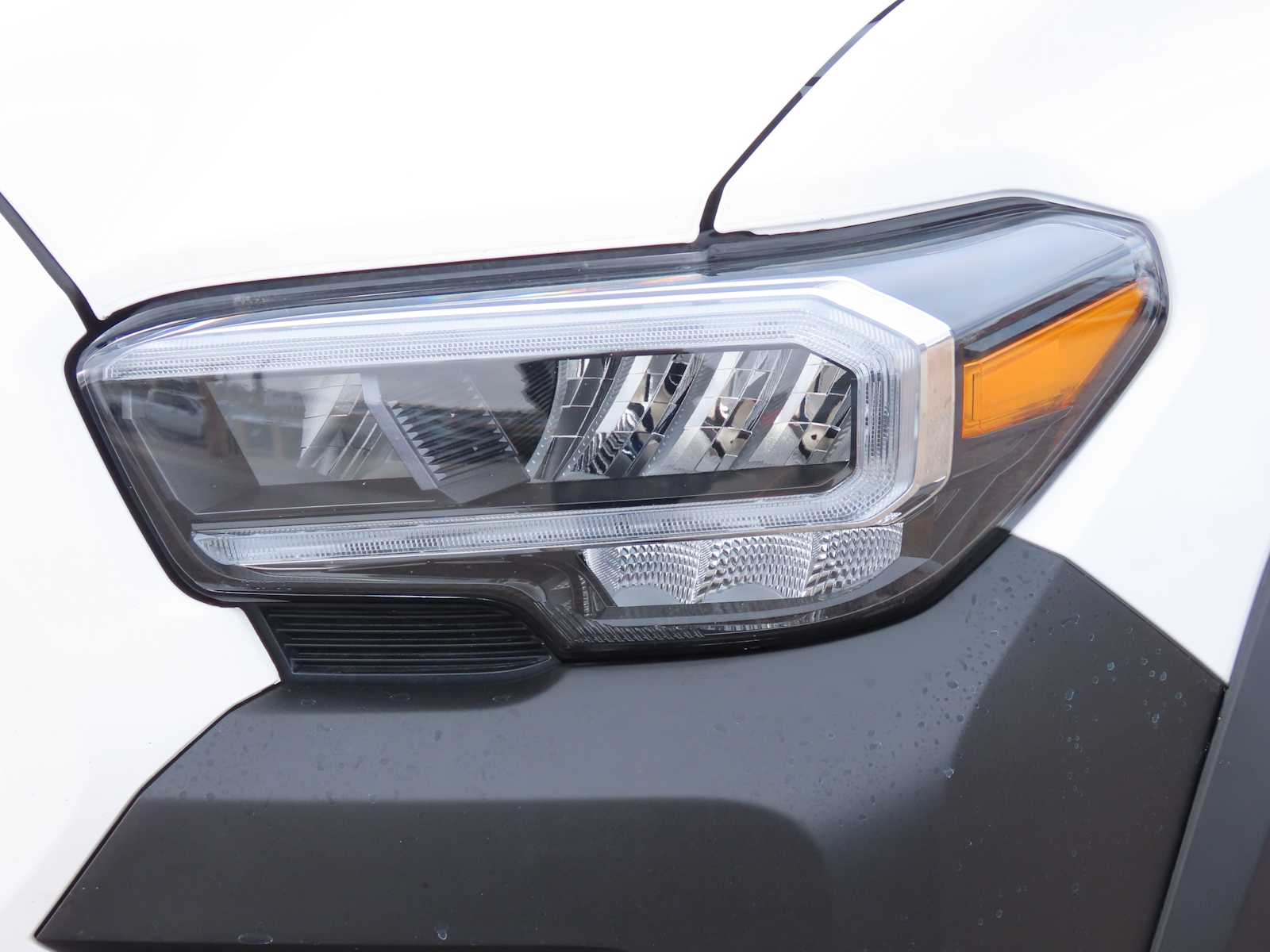 Thumbnail: 2022 Toyota Tacoma - 10