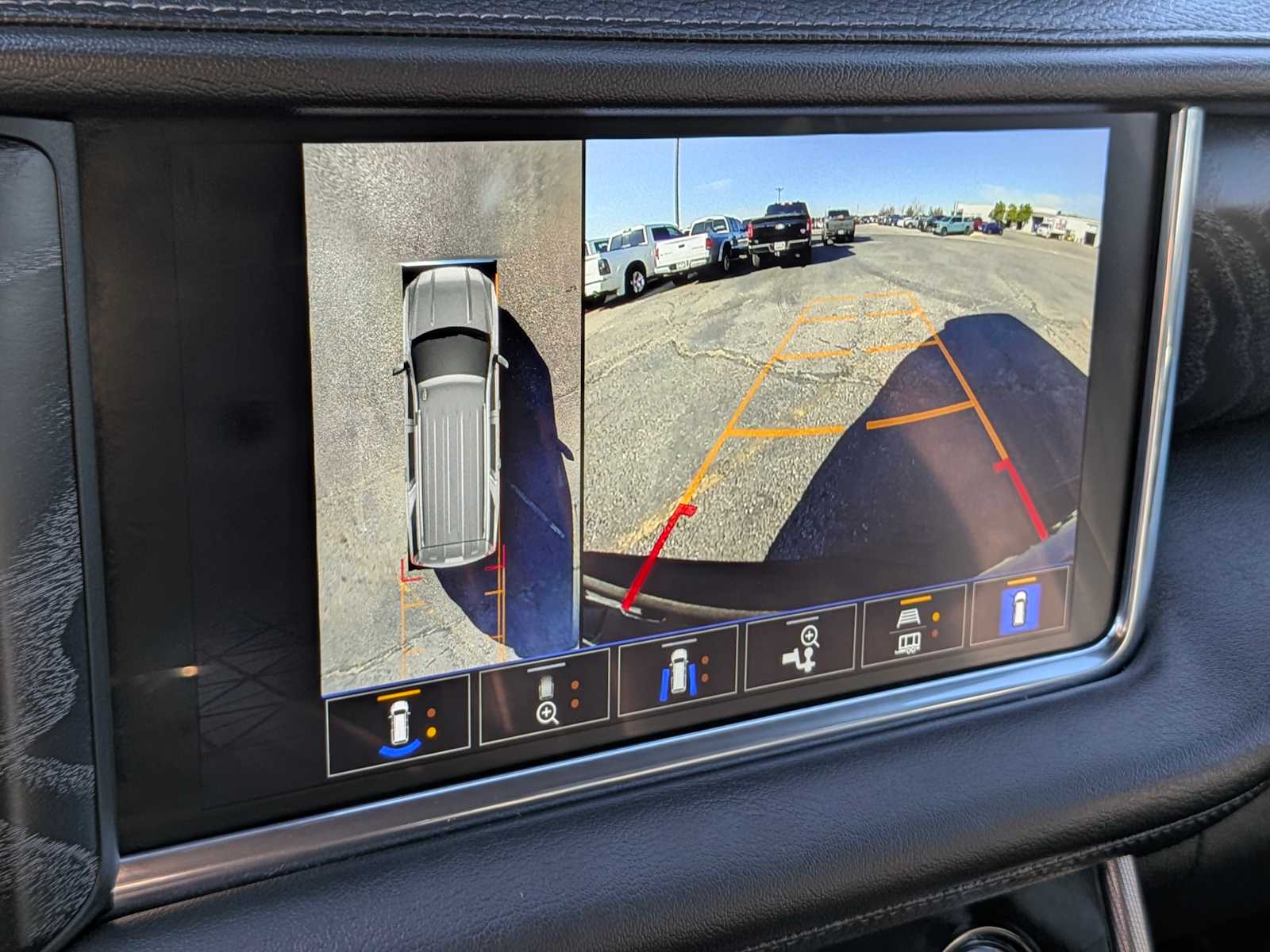 Thumbnail: 2022 GMC Yukon XL - 38