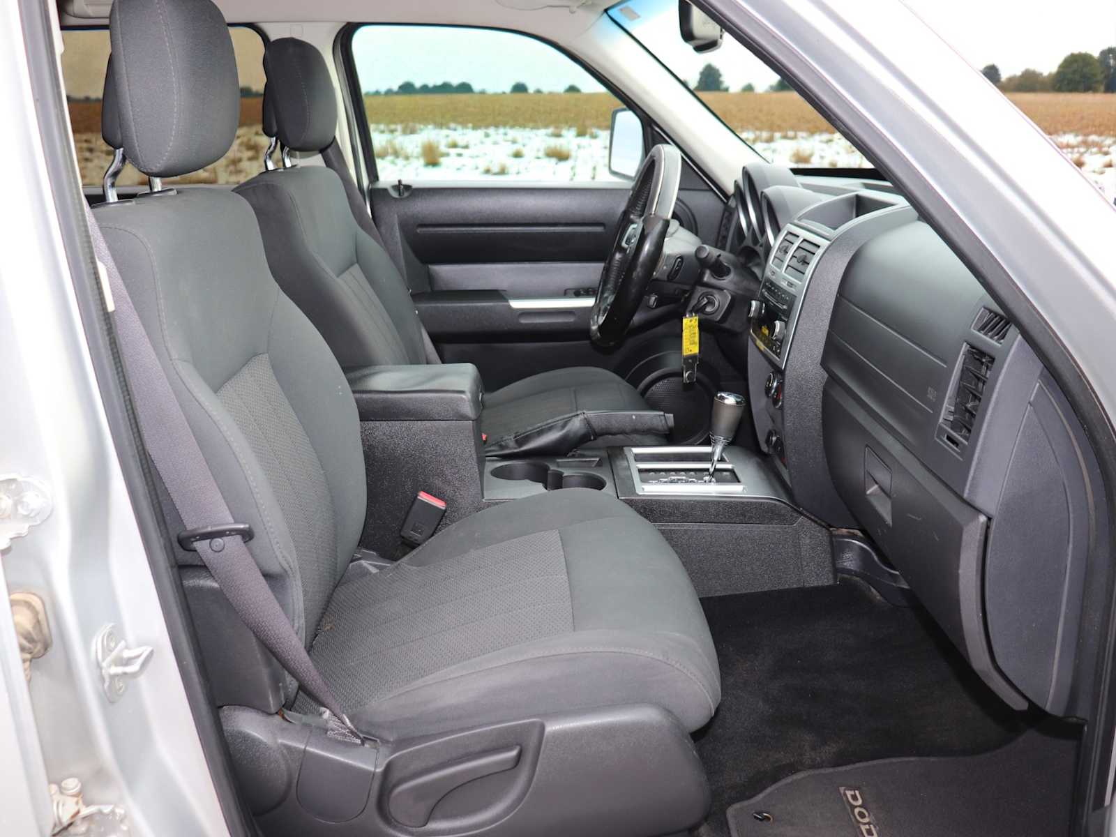 Thumbnail: 2011 Dodge Nitro - 22