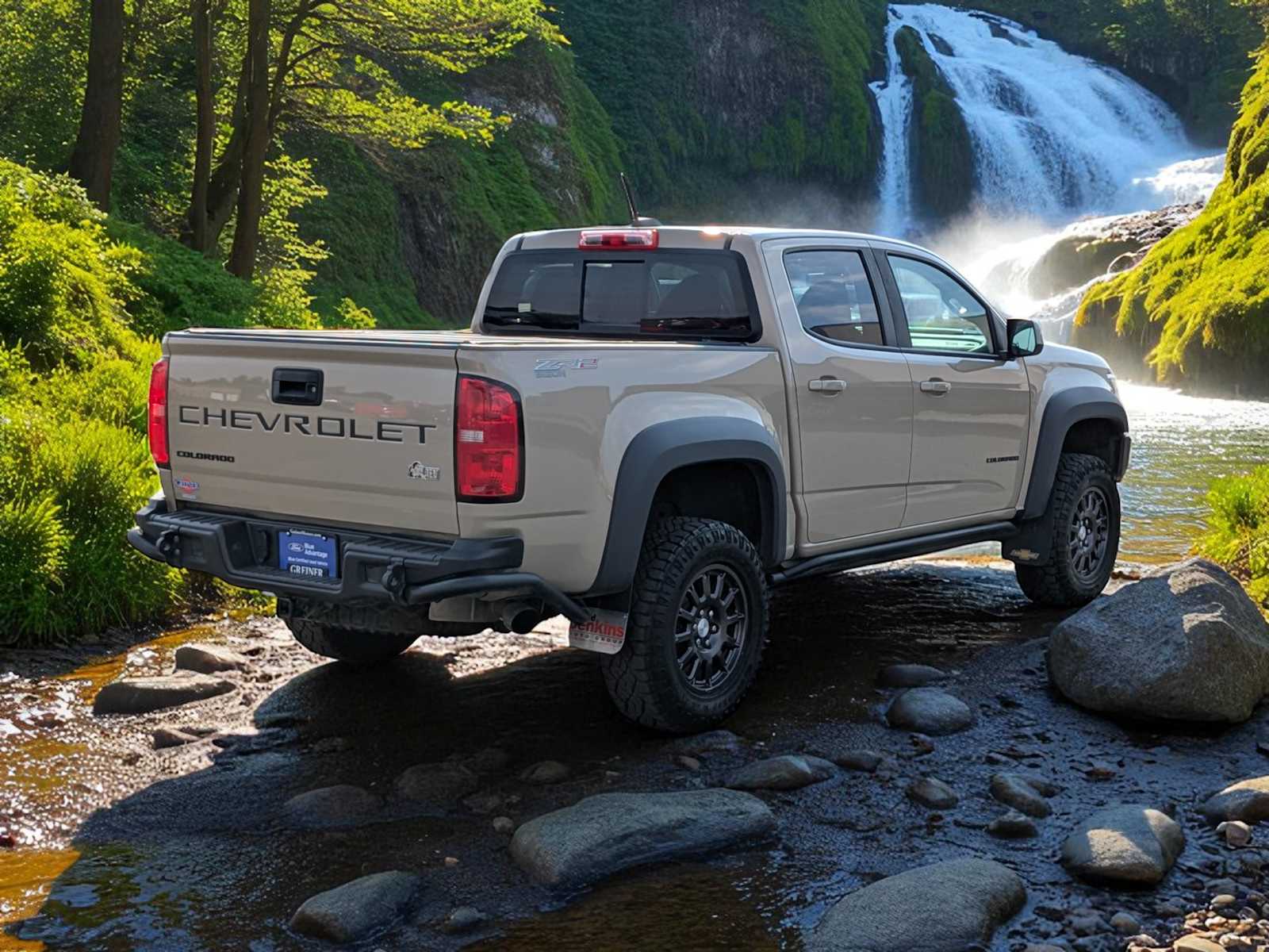Thumbnail: 2022 Chevrolet Colorado - 6
