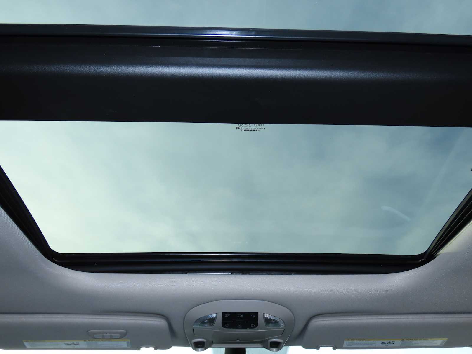 Thumbnail: 2023 Chrysler Pacifica - 25