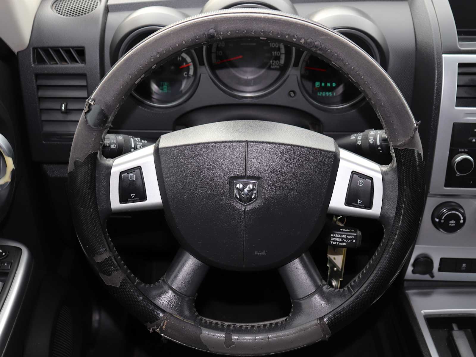 Thumbnail: 2011 Dodge Nitro - 27