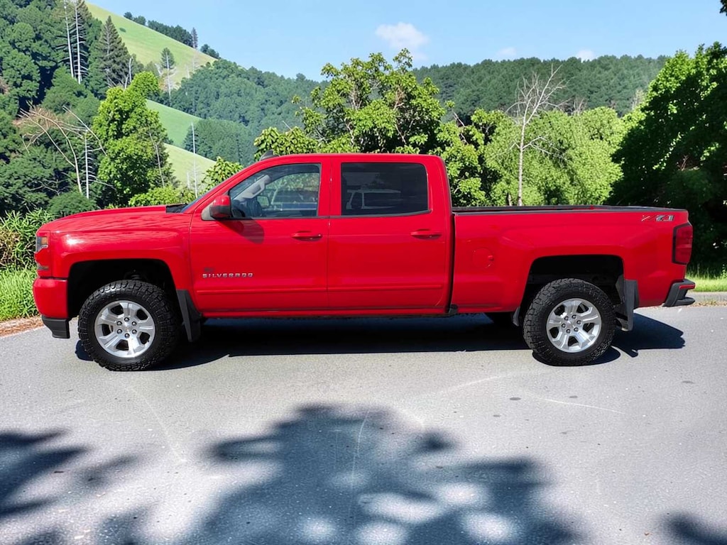 Used 2018 Chevrolet Silverado 1500 LT Truck Crew Cab