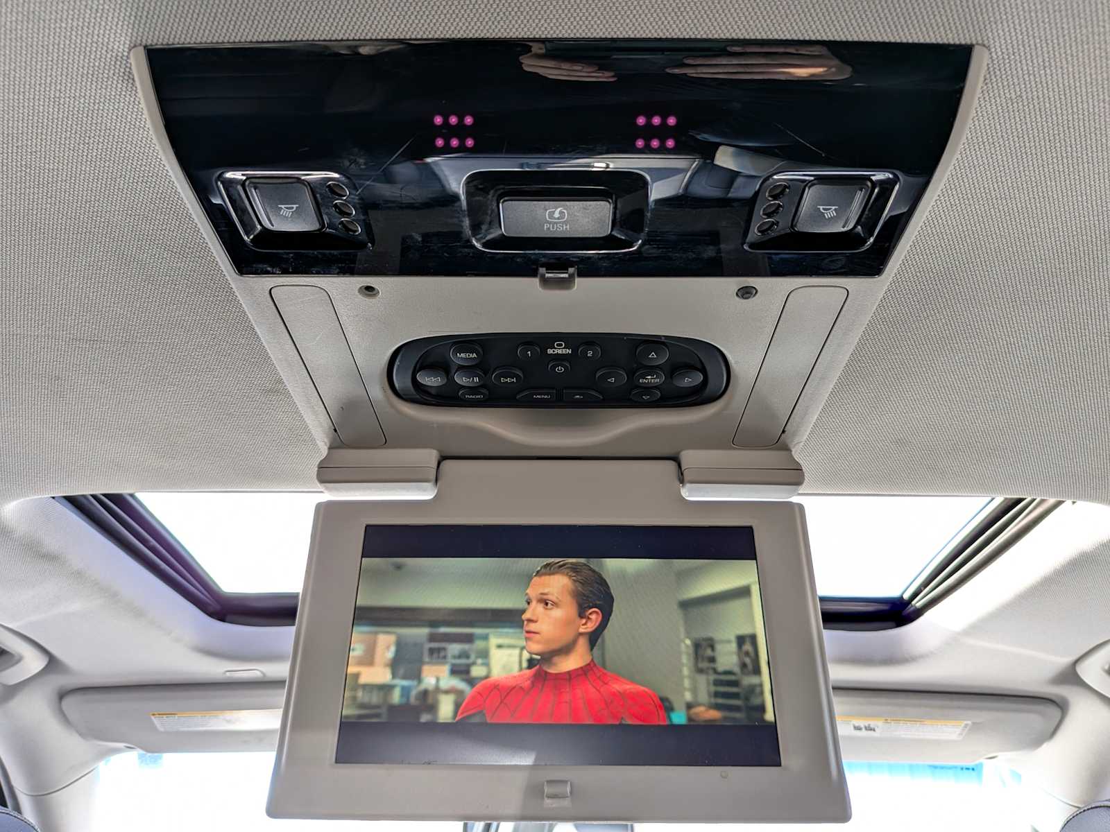 Thumbnail: 2018 Chevrolet Tahoe - 30