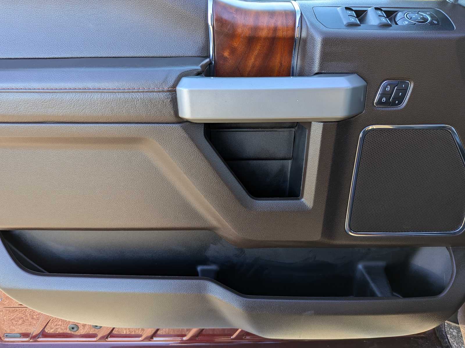 Thumbnail: 2017 Ford F-150 - 21