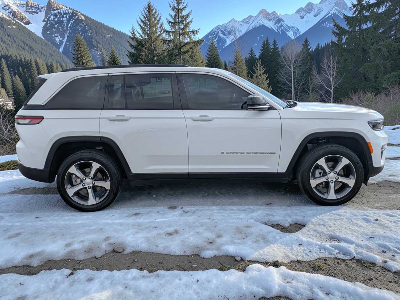 Thumbnail: 2025 Jeep Grand Cherokee - 7