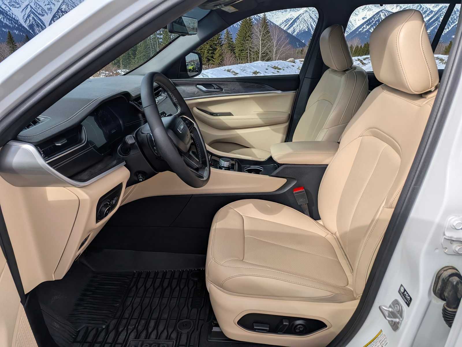 Thumbnail: 2025 Jeep Grand Cherokee - 15