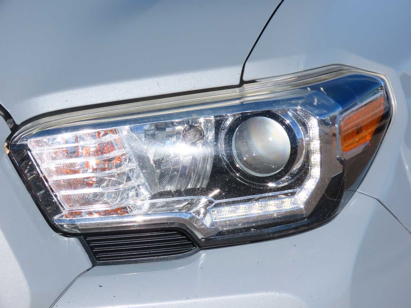 Thumbnail: 2019 Toyota Tacoma - 10