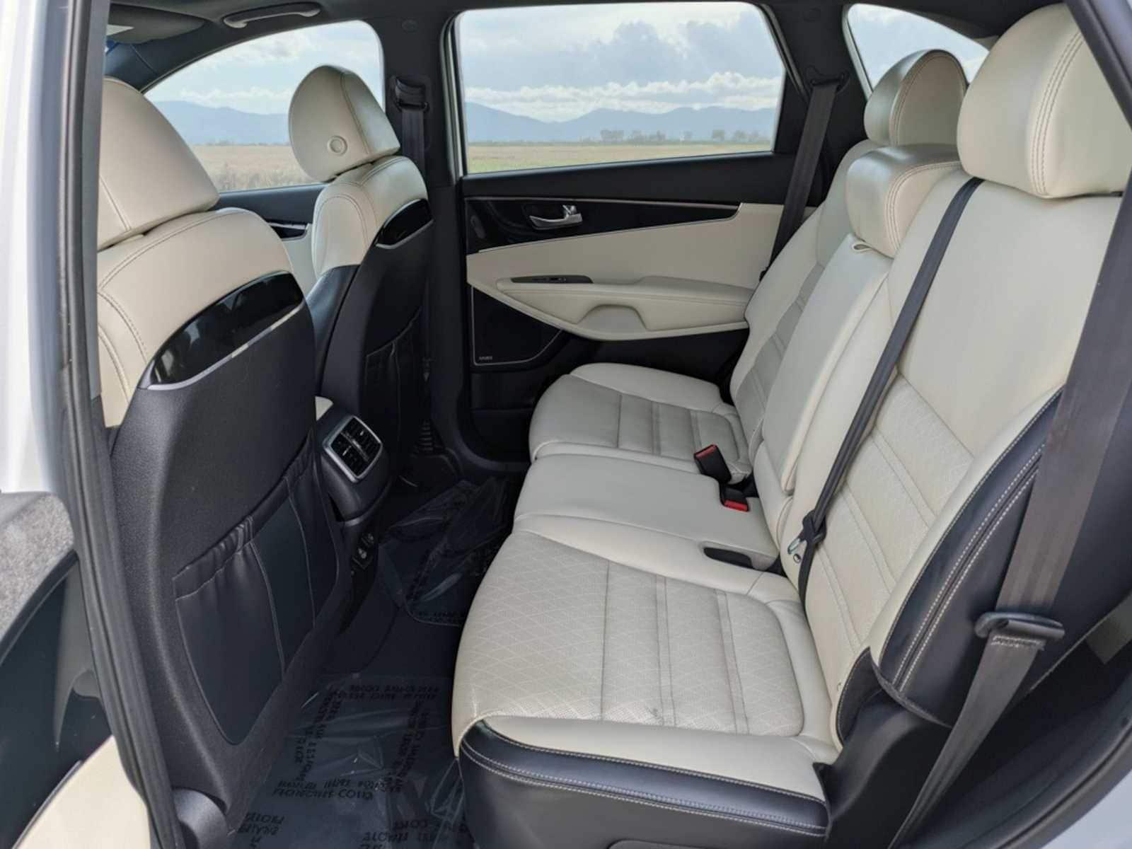 Thumbnail: 2018 Kia Sorento - 19