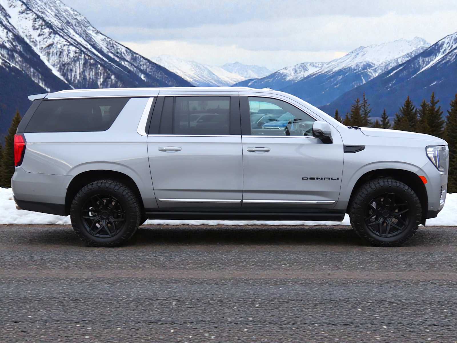 Thumbnail: 2023 GMC Yukon XL - 7