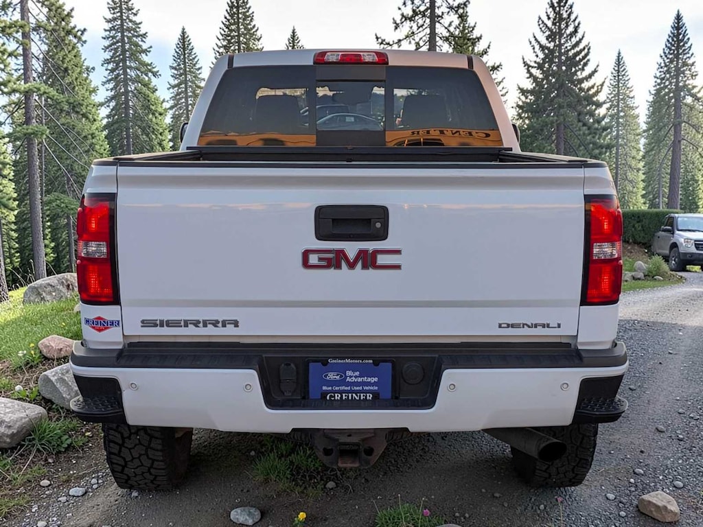 Used 2017 GMC Sierra 2500HD Denali Truck Crew Cab