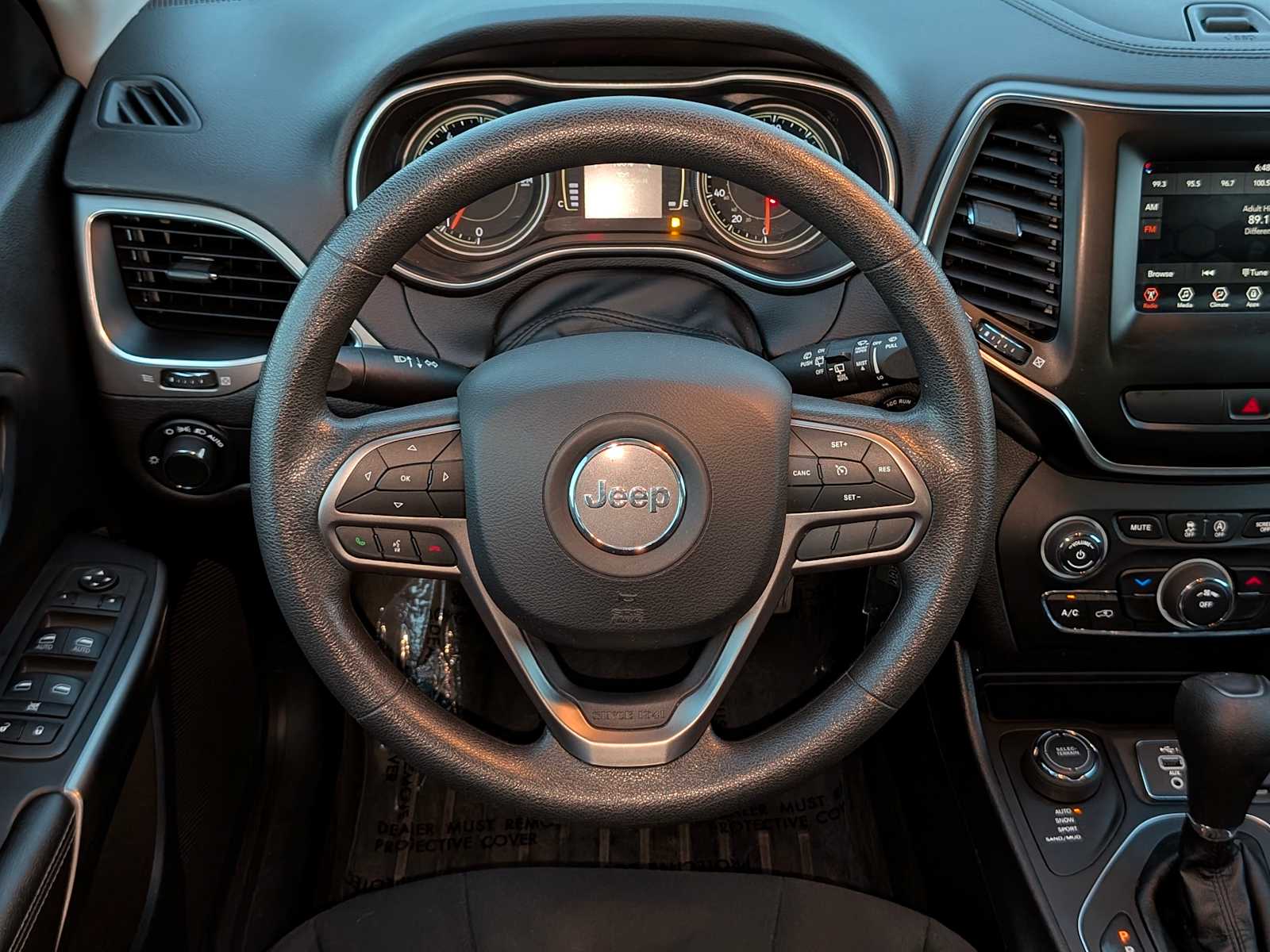 Thumbnail: 2021 Jeep Cherokee - 31
