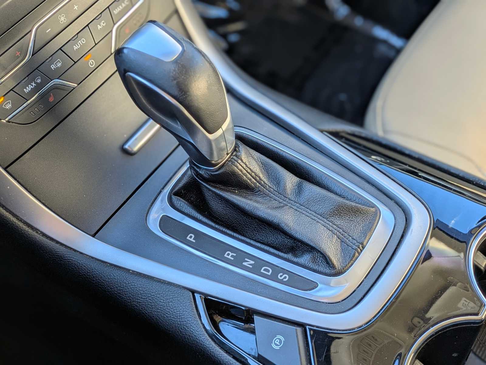 Thumbnail: 2018 Ford Edge - 31