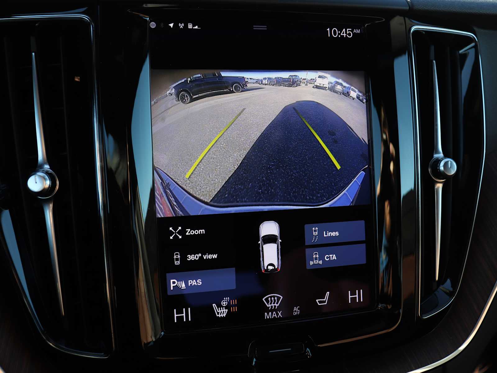 Thumbnail: 2021 Volvo XC60 - 32