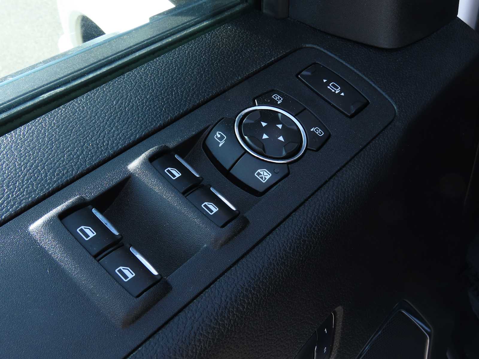 Thumbnail: 2017 Ford Econoline - 22