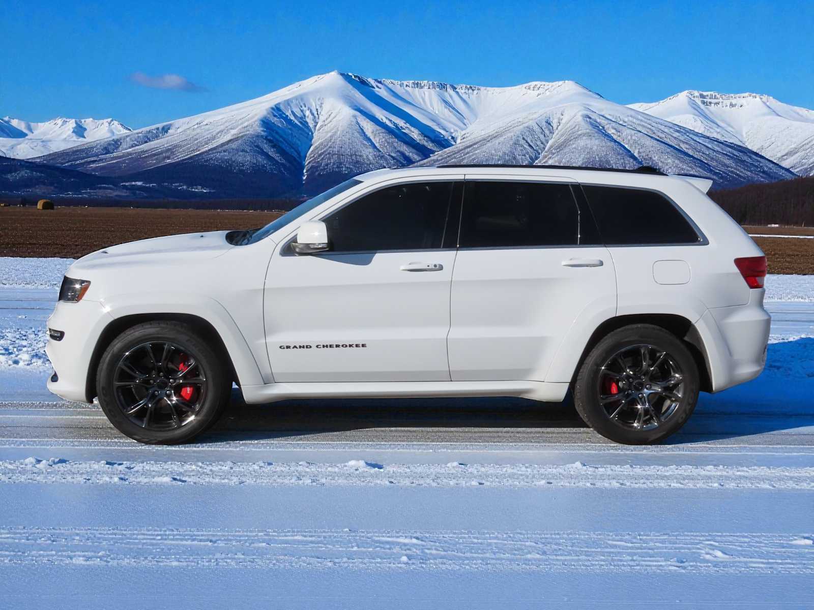 2013 Jeep Grand Cherokee SRT8 photo 3