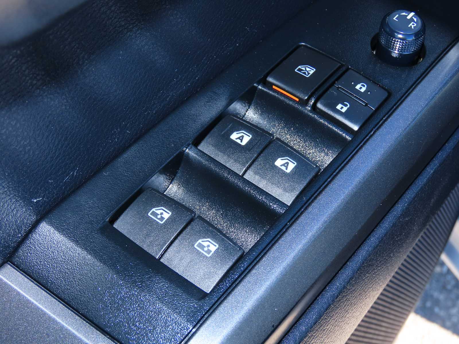 Thumbnail: 2019 Toyota Tacoma - 17