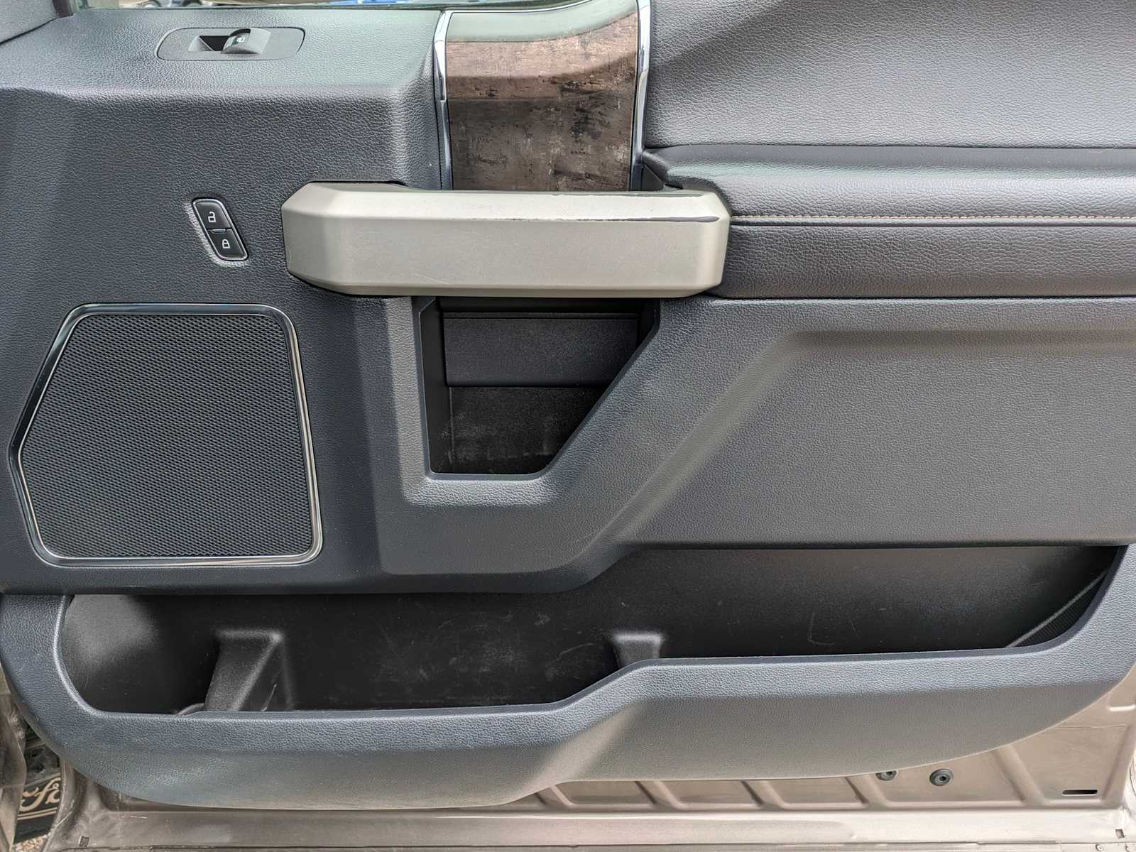 Thumbnail: 2022 Ford Econoline - 22