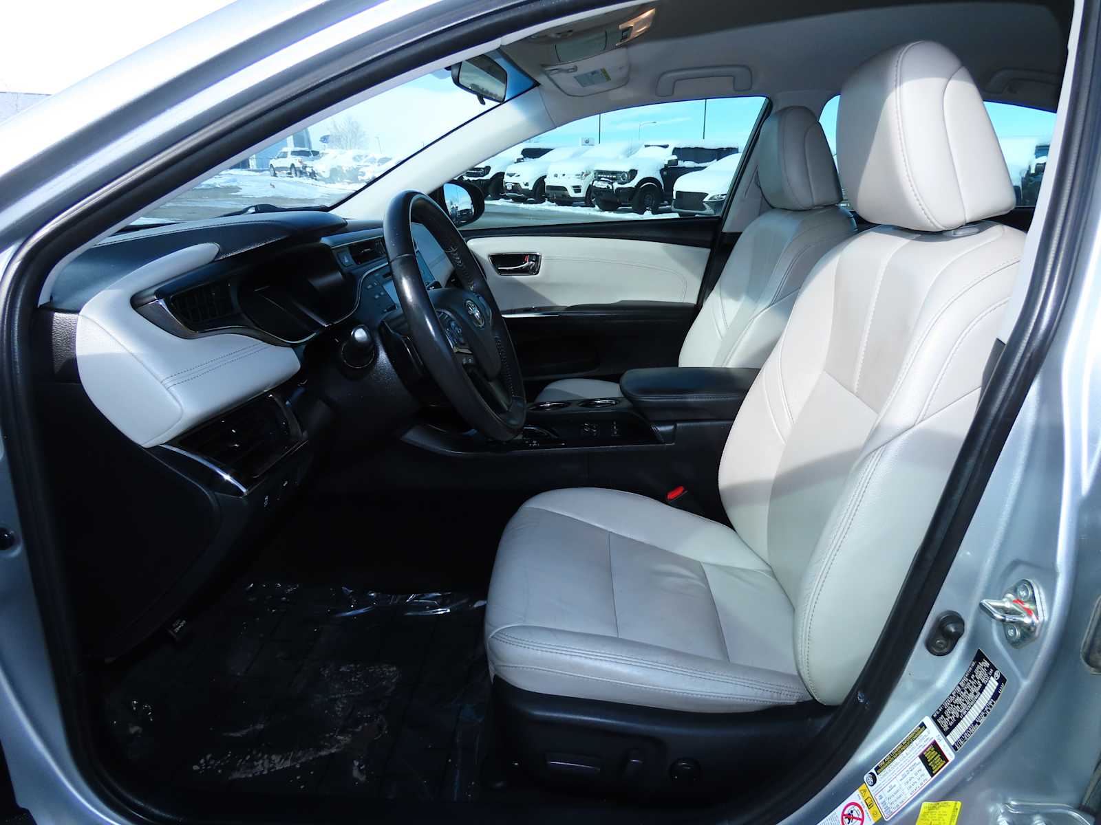 Thumbnail: 2016 Toyota Avalon - 16