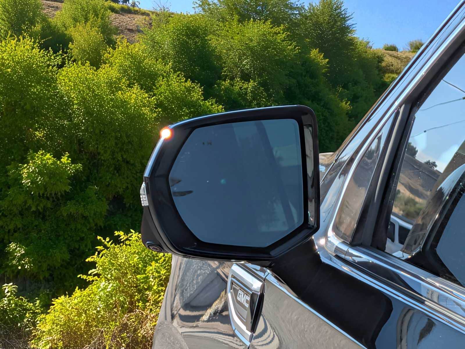 Thumbnail: 2022 GMC Yukon XL - 15