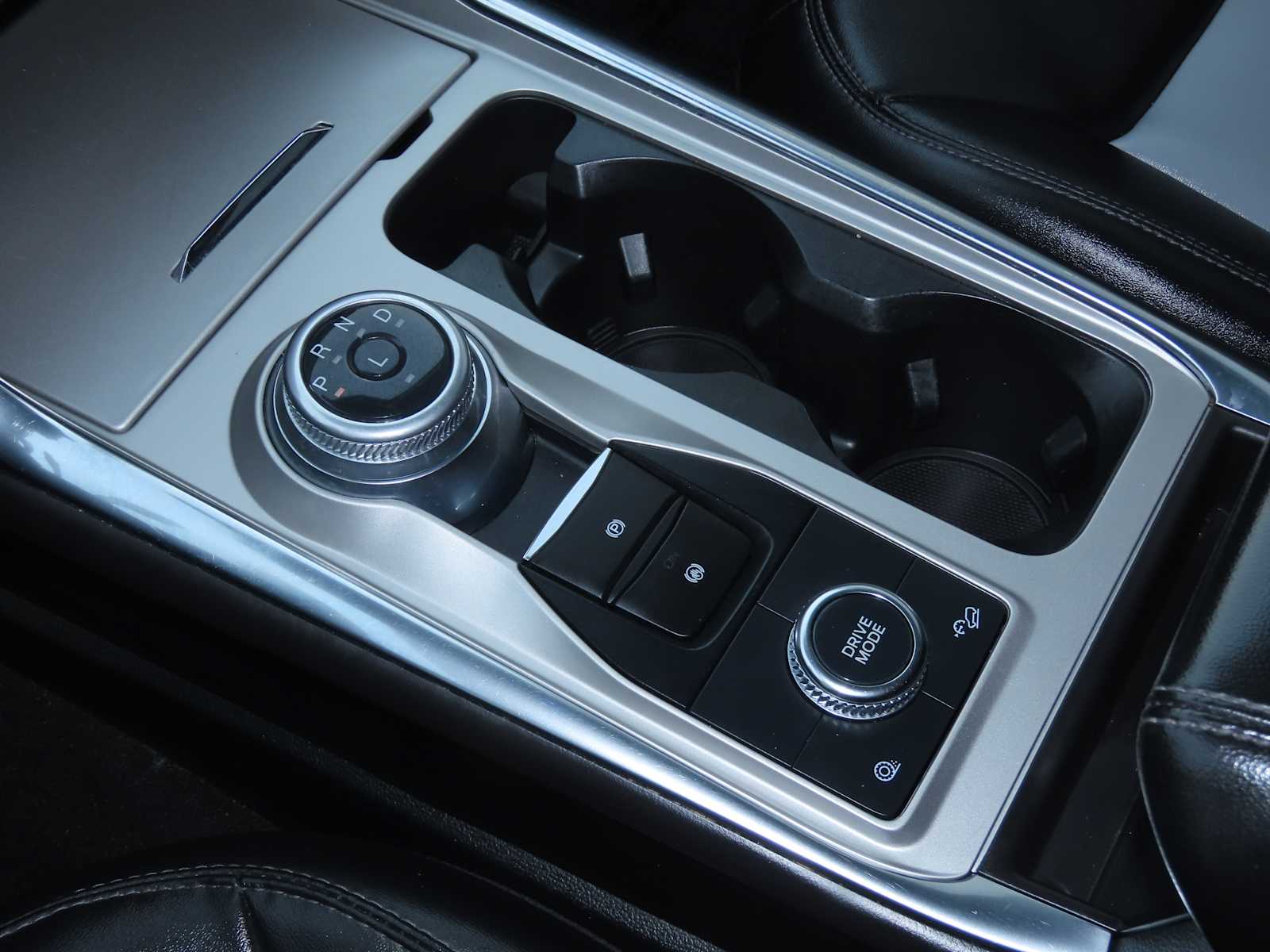 Thumbnail: 2022 Ford Explorer - 38