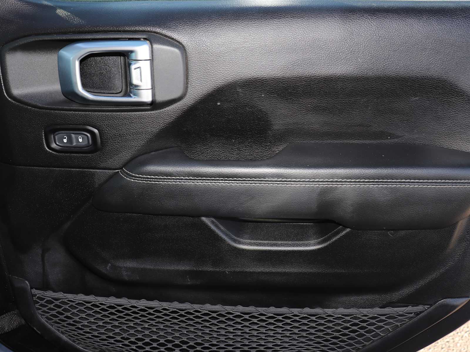 Thumbnail: 2020 Jeep Wrangler - 23