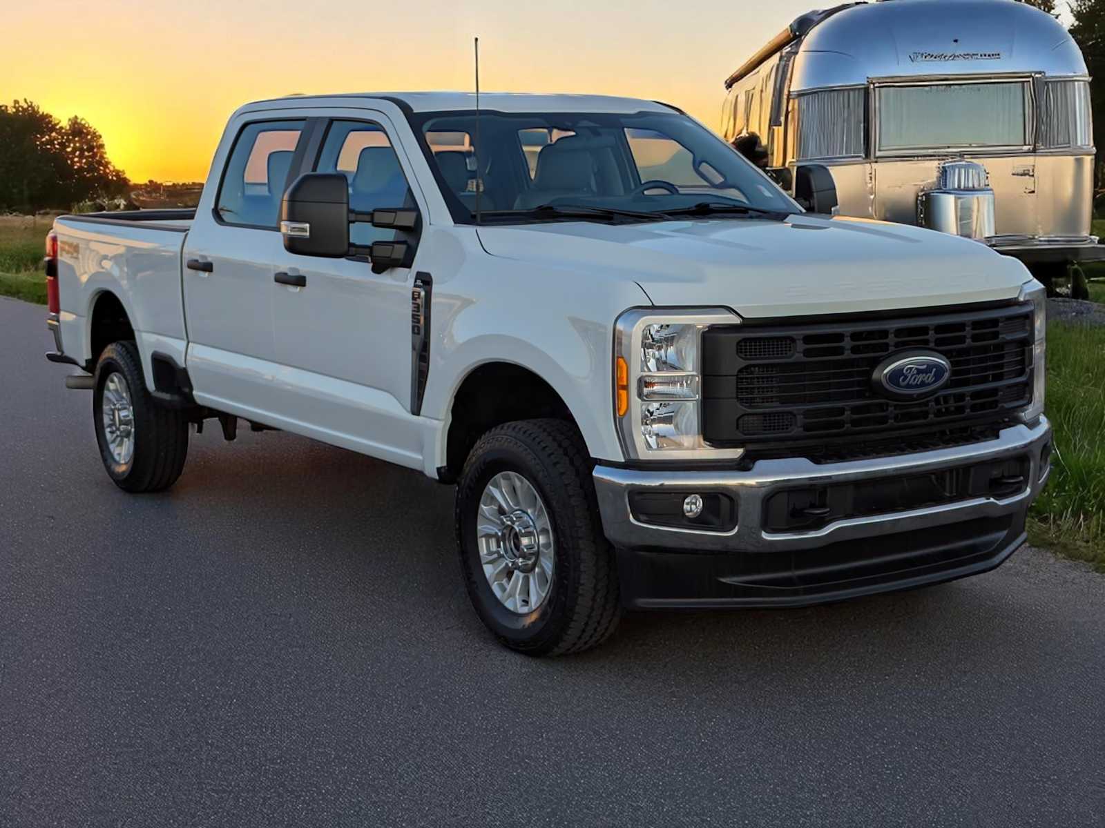 2023 Ford Econoline E-350 8