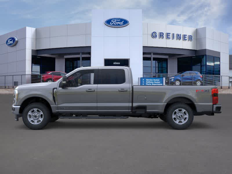 2026 Ford F-350 XLT photo 3