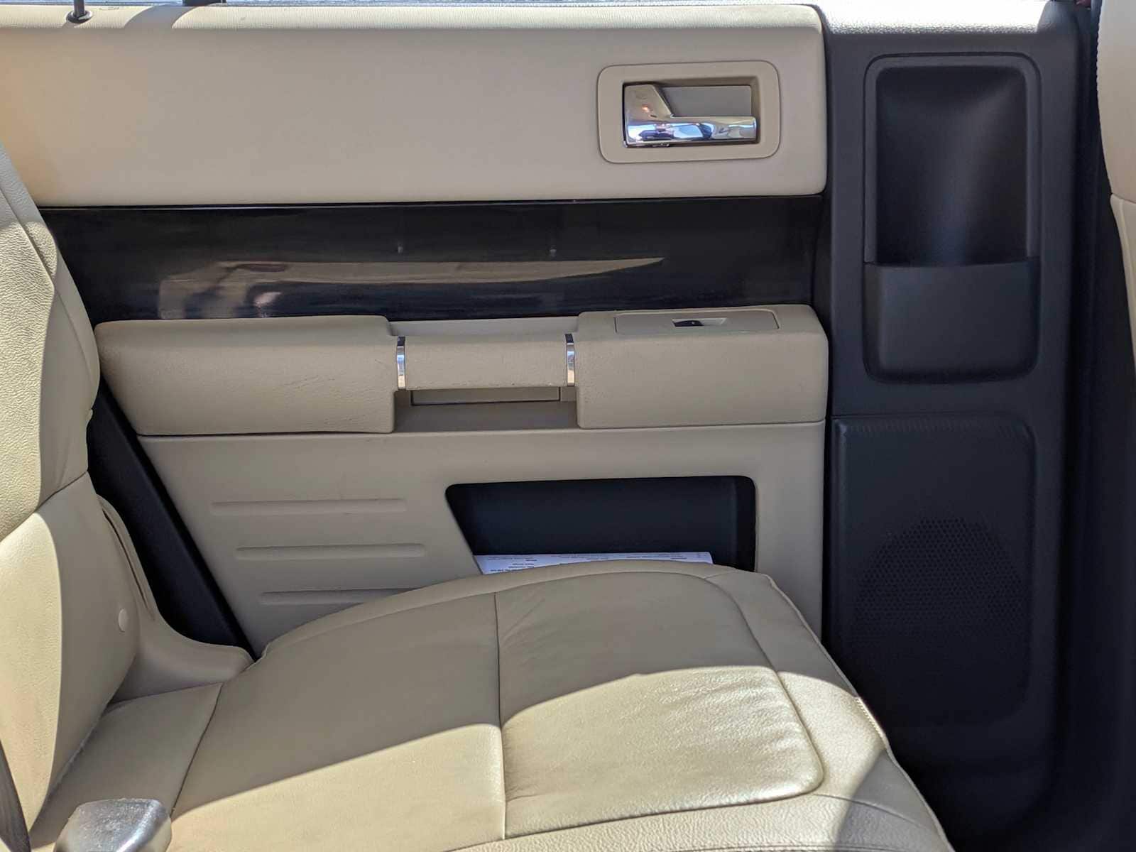 Thumbnail: 2016 Ford Flex - 23