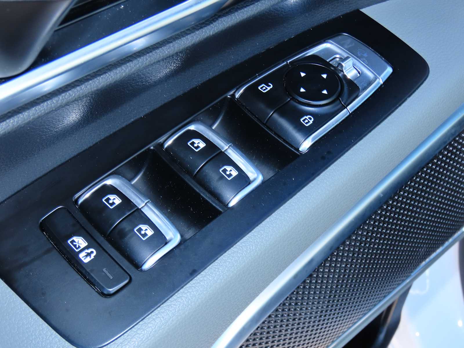 Thumbnail: 2024 Kia Telluride - 16