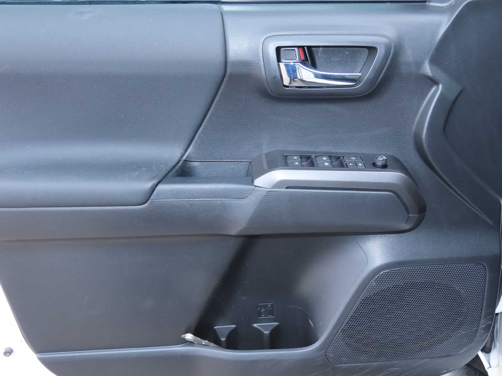 Thumbnail: 2022 Toyota Tacoma - 18