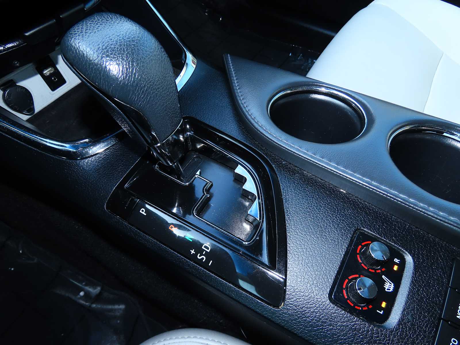 Thumbnail: 2016 Toyota Avalon - 31