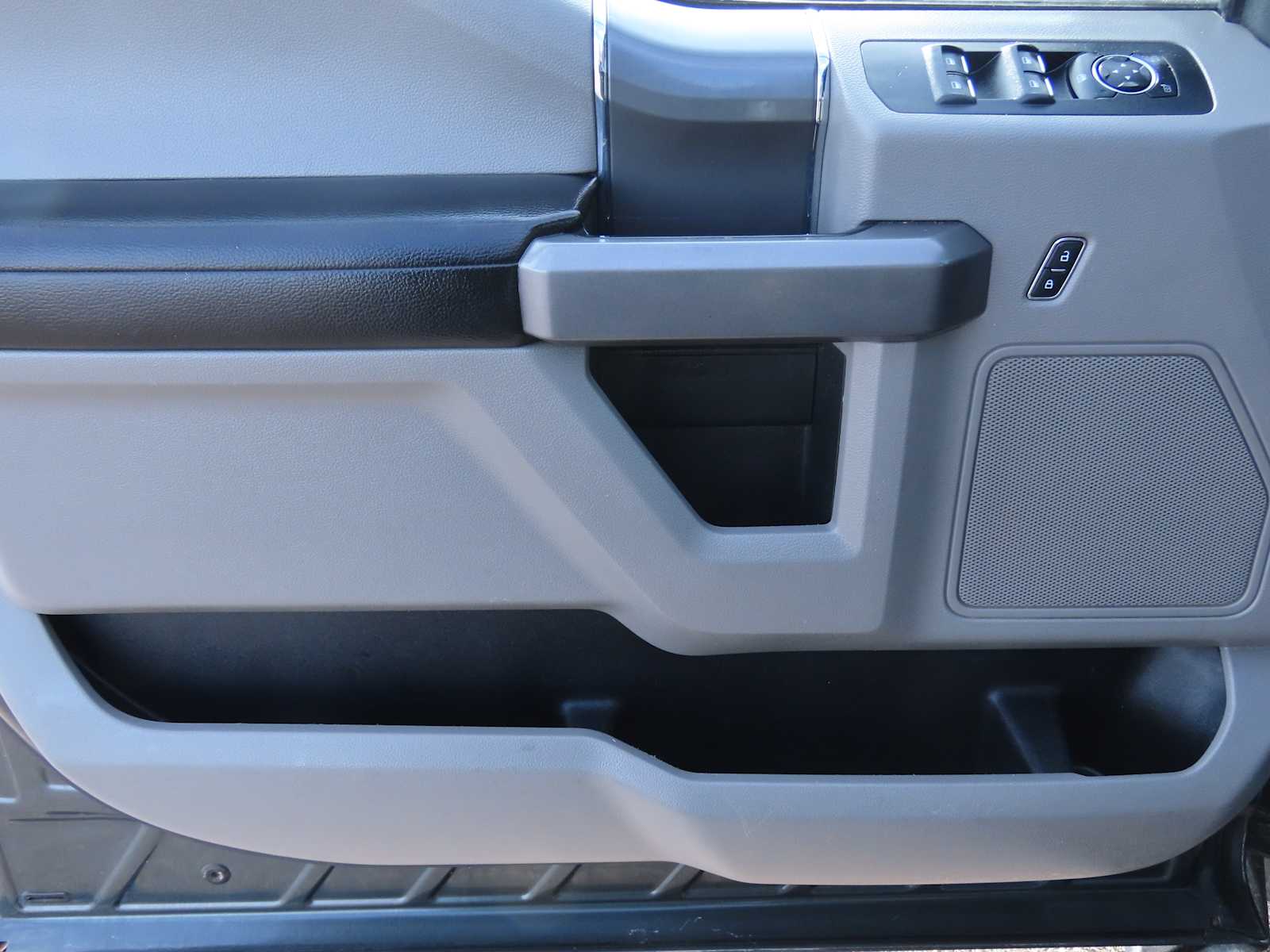 Thumbnail: 2015 Ford F-150 - 19