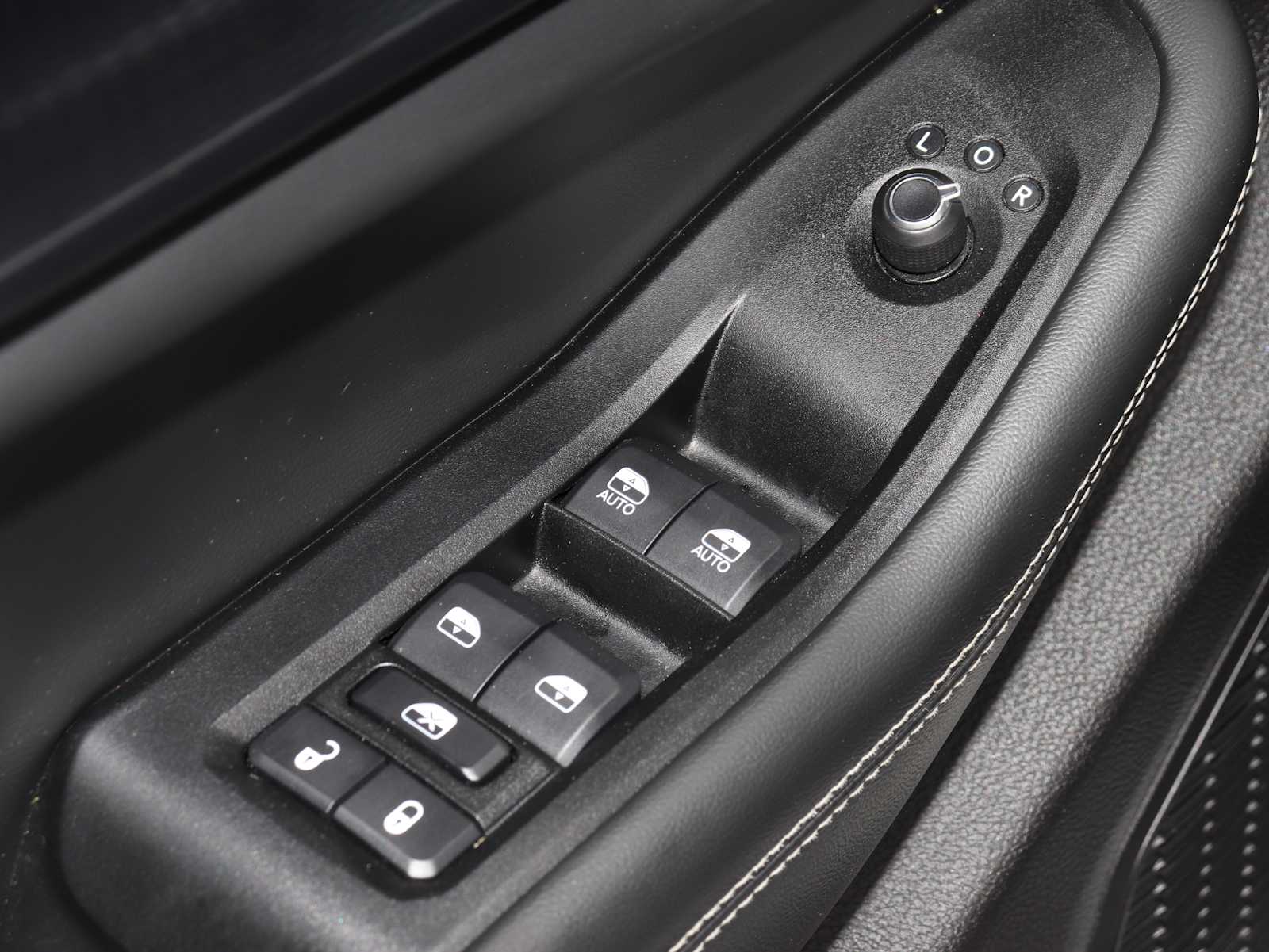 Thumbnail: 2023 Jeep Grand Cherokee L - 19