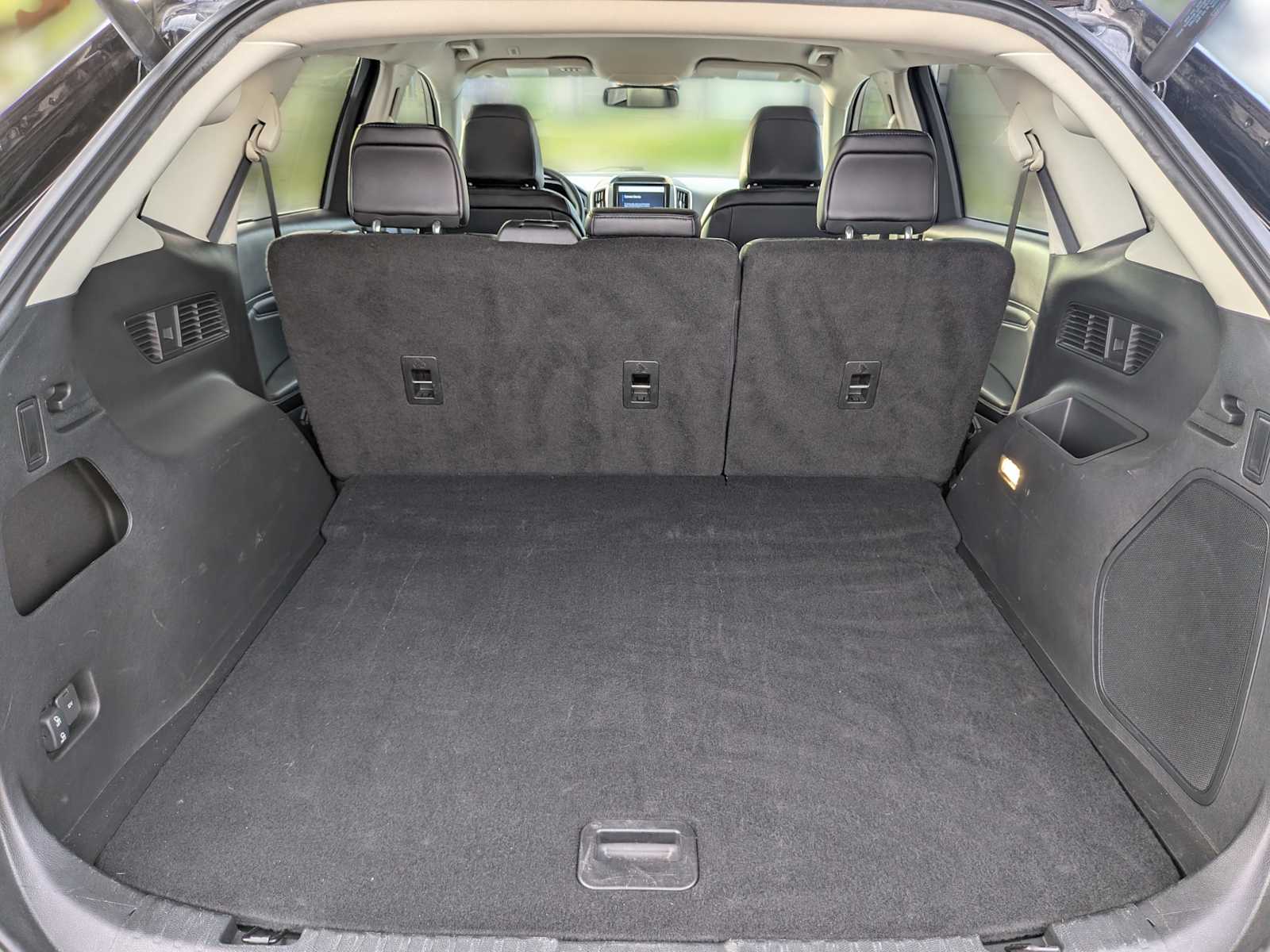 2024 Ford Edge Titanium 38