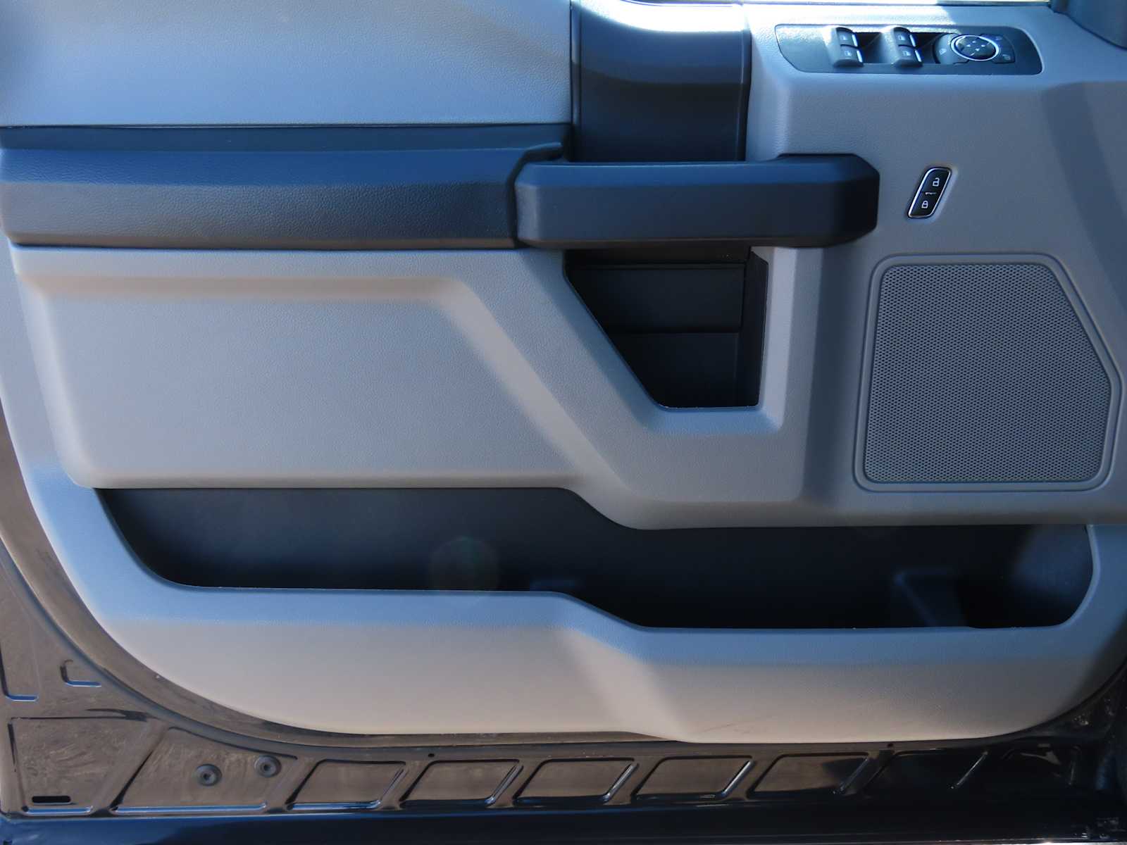 Thumbnail: 2019 Ford F-150 - 17