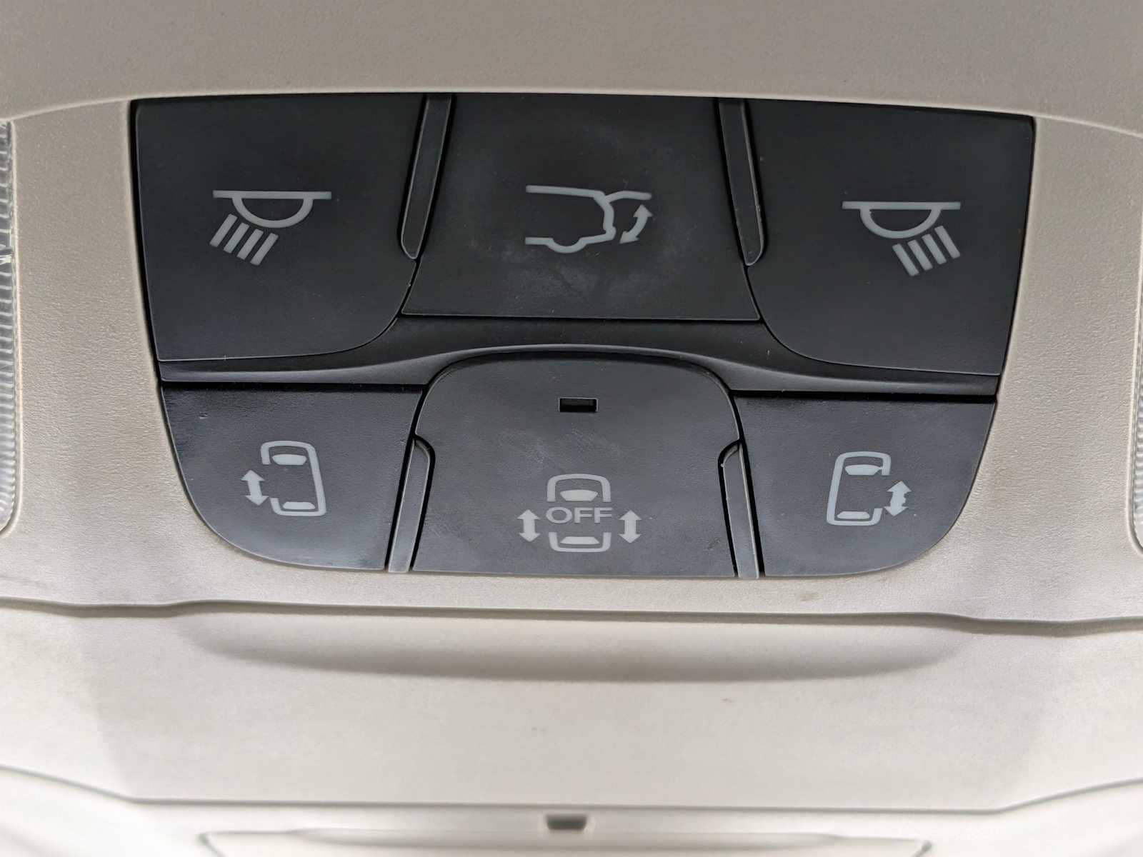 Thumbnail: 2017 Chrysler Pacifica - 26