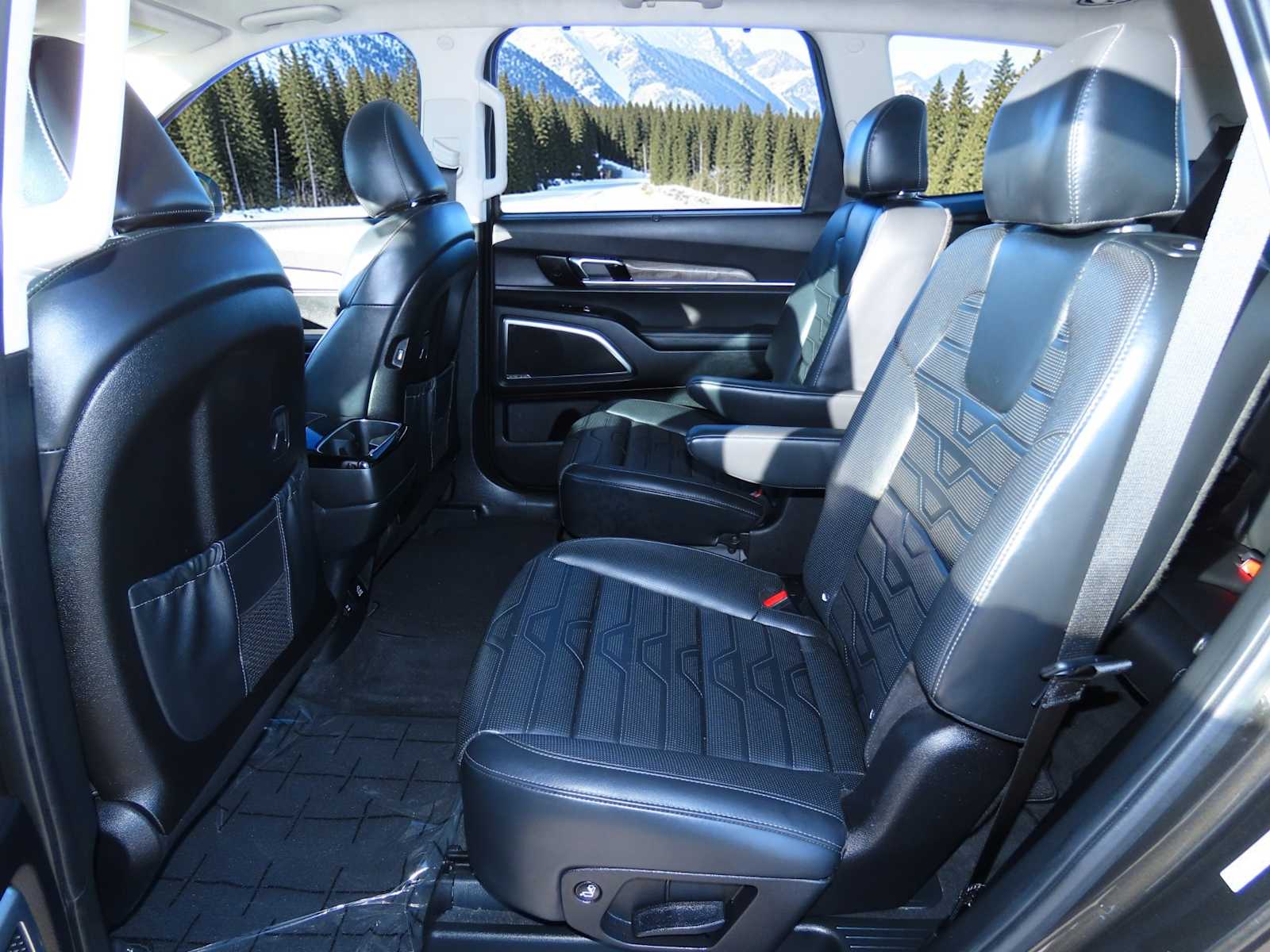 Thumbnail: 2020 Kia Telluride - 18