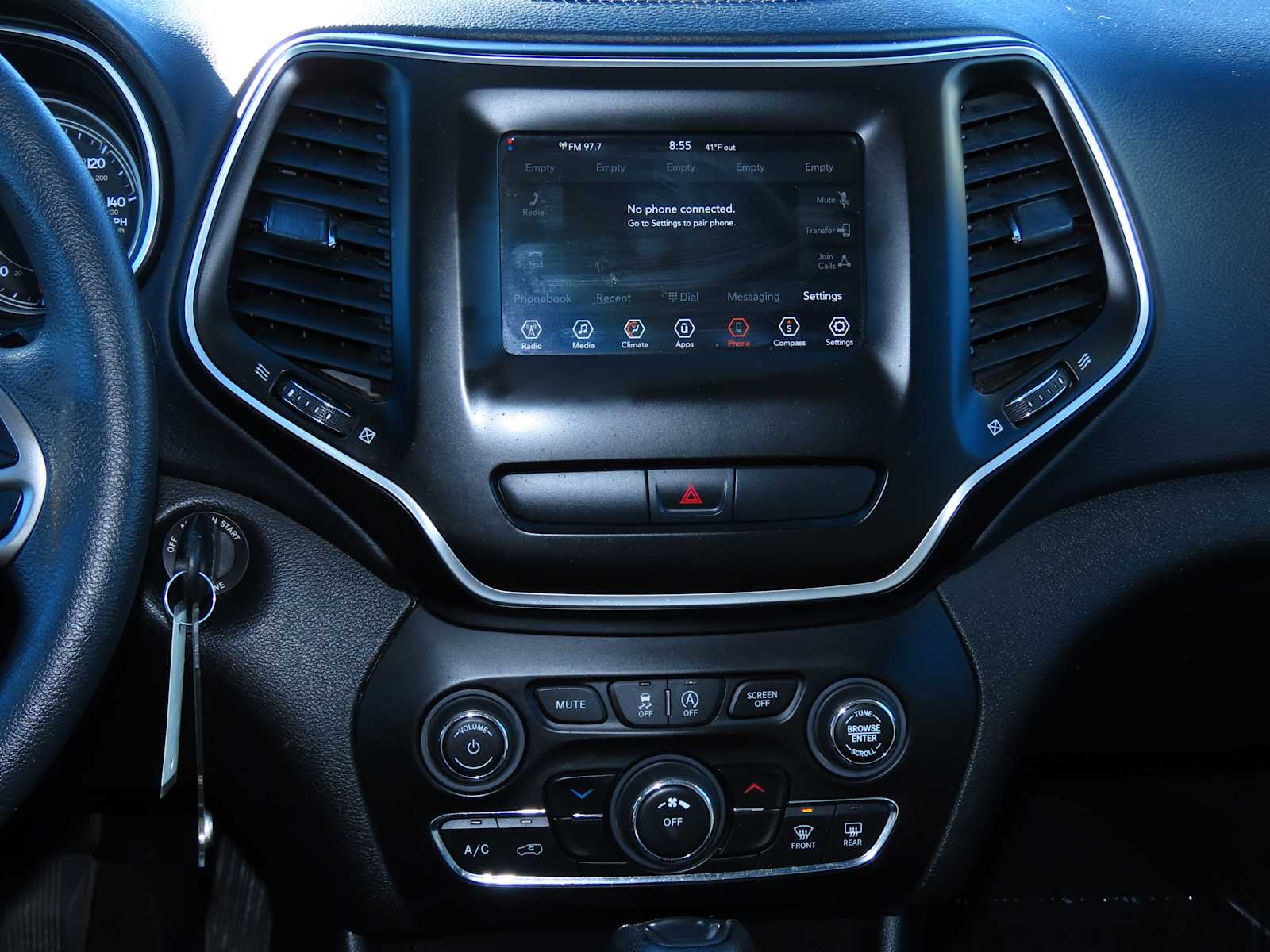 Thumbnail: 2019 Jeep Cherokee - 26