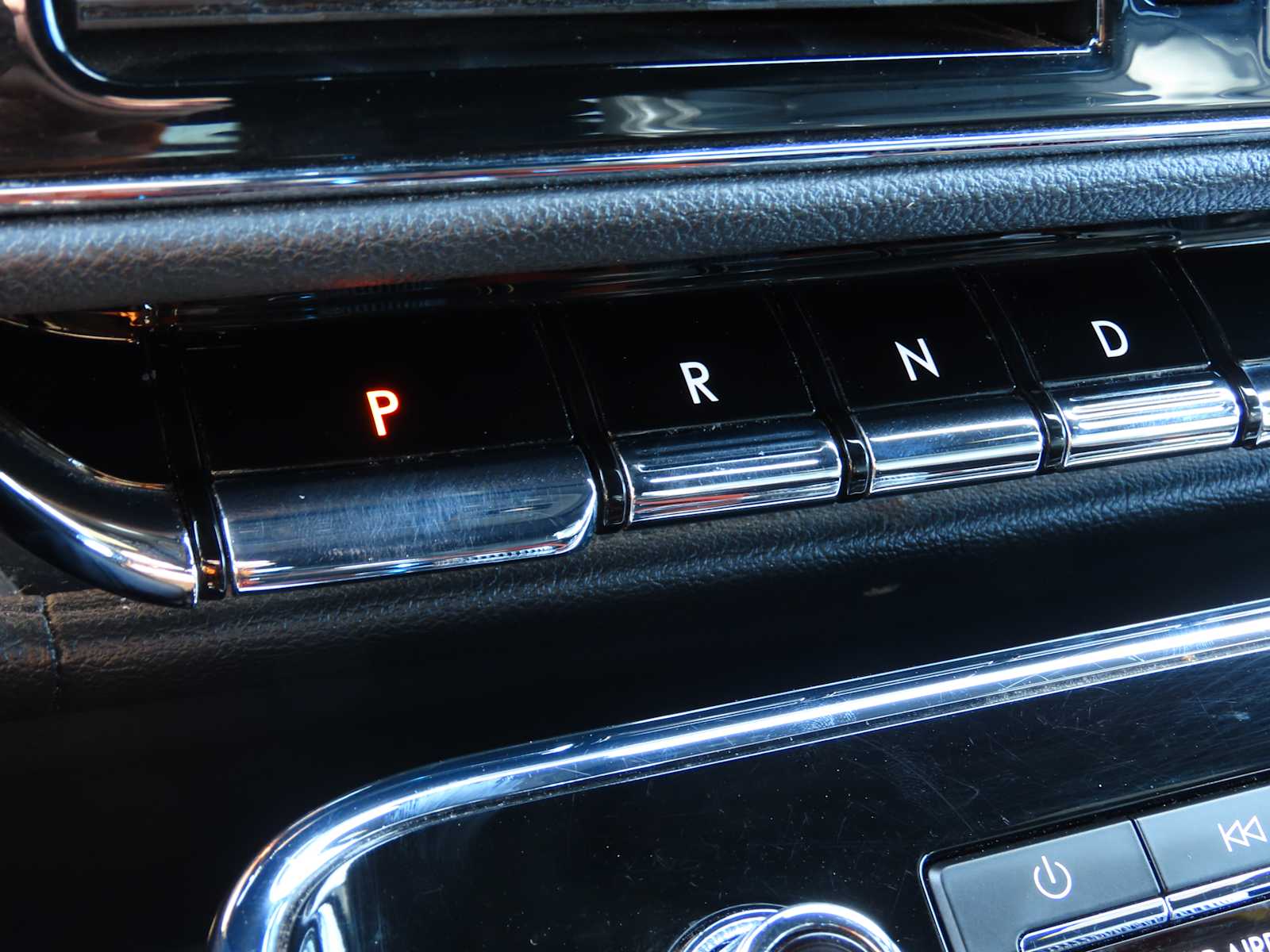 Thumbnail: 2024 Lincoln Navigator L - 34