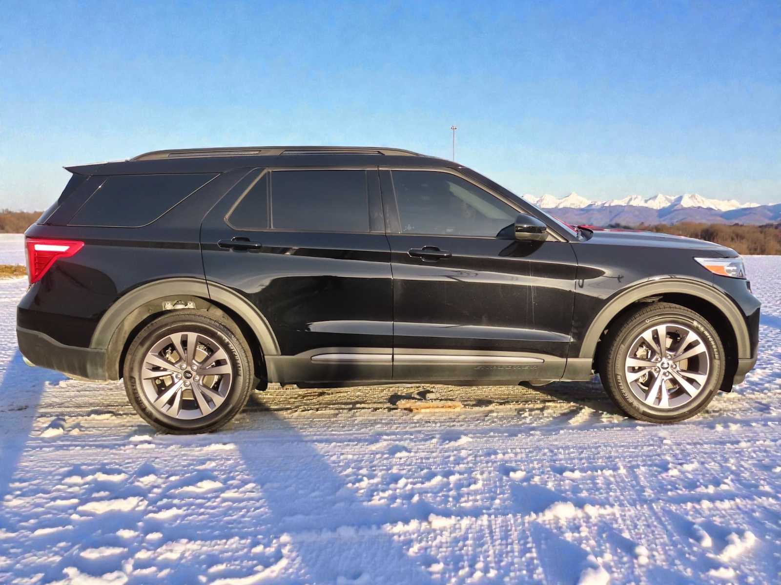 Thumbnail: 2022 Ford Explorer - 7