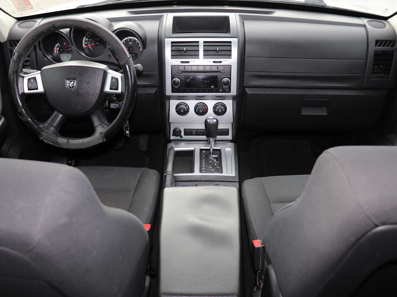 Thumbnail: 2011 Dodge Nitro - 26