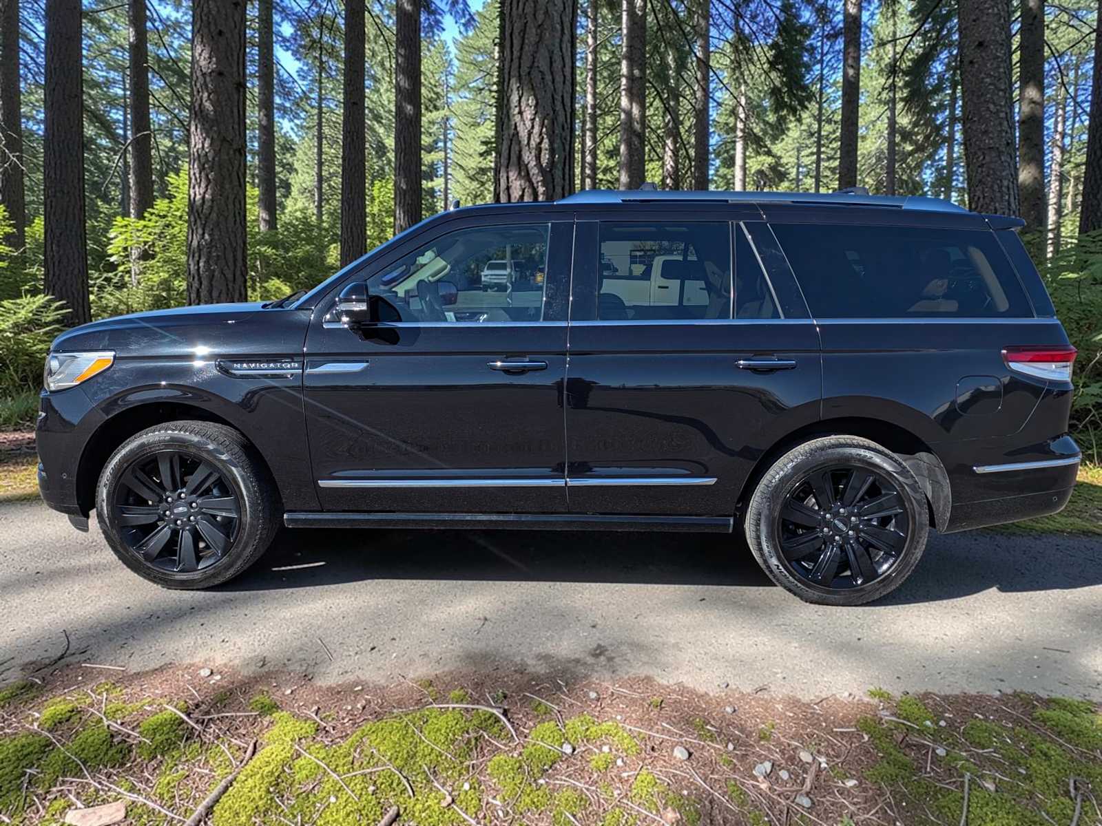 Thumbnail: 2023 Lincoln Navigator - 3