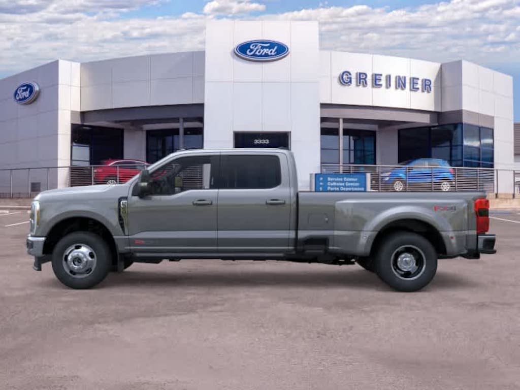New 2026 Ford F-350 Lariat Truck Crew Cab